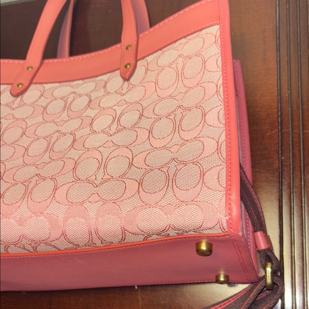 Coach Field Tote 30 In Signature Jacquard in Taffy Taffy - Picture 9 of 10